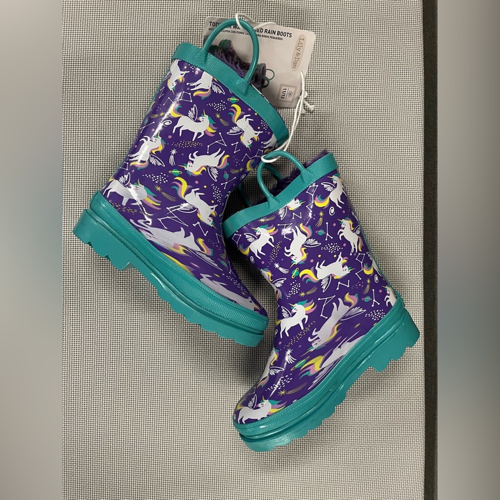 Toddler rain boots w/faux fur lining. Fun unicorn pattern. Size 11-12 - Picture 7 of 12